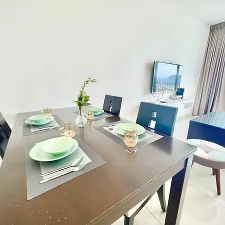 T1 Cozy 1-10Pax 2Room Trefoil Setia Alam Smart Tv Wifi Exterior photo